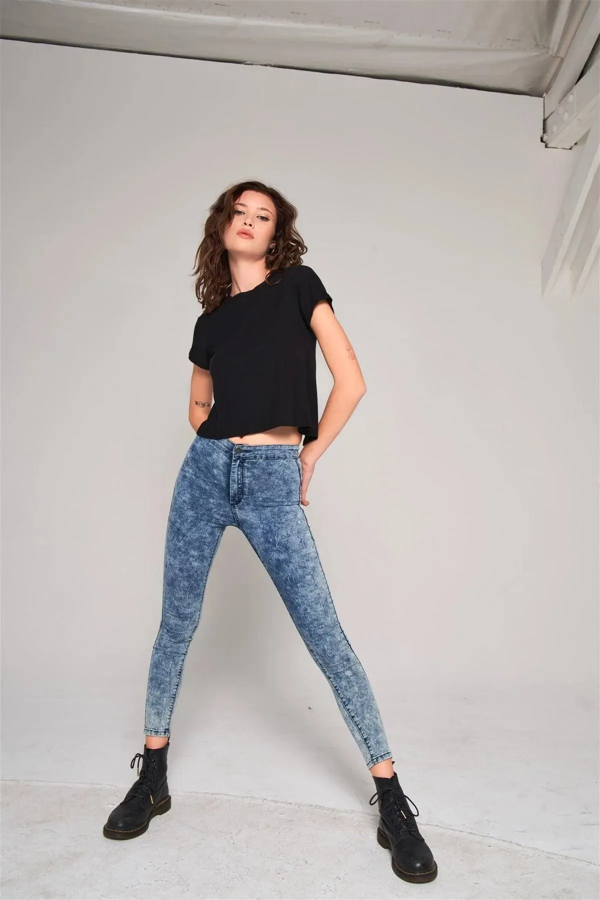 Black Short Sleeve Crew Neck Cut-Out Self-Tie Back Detail Tee /1-2-2-1