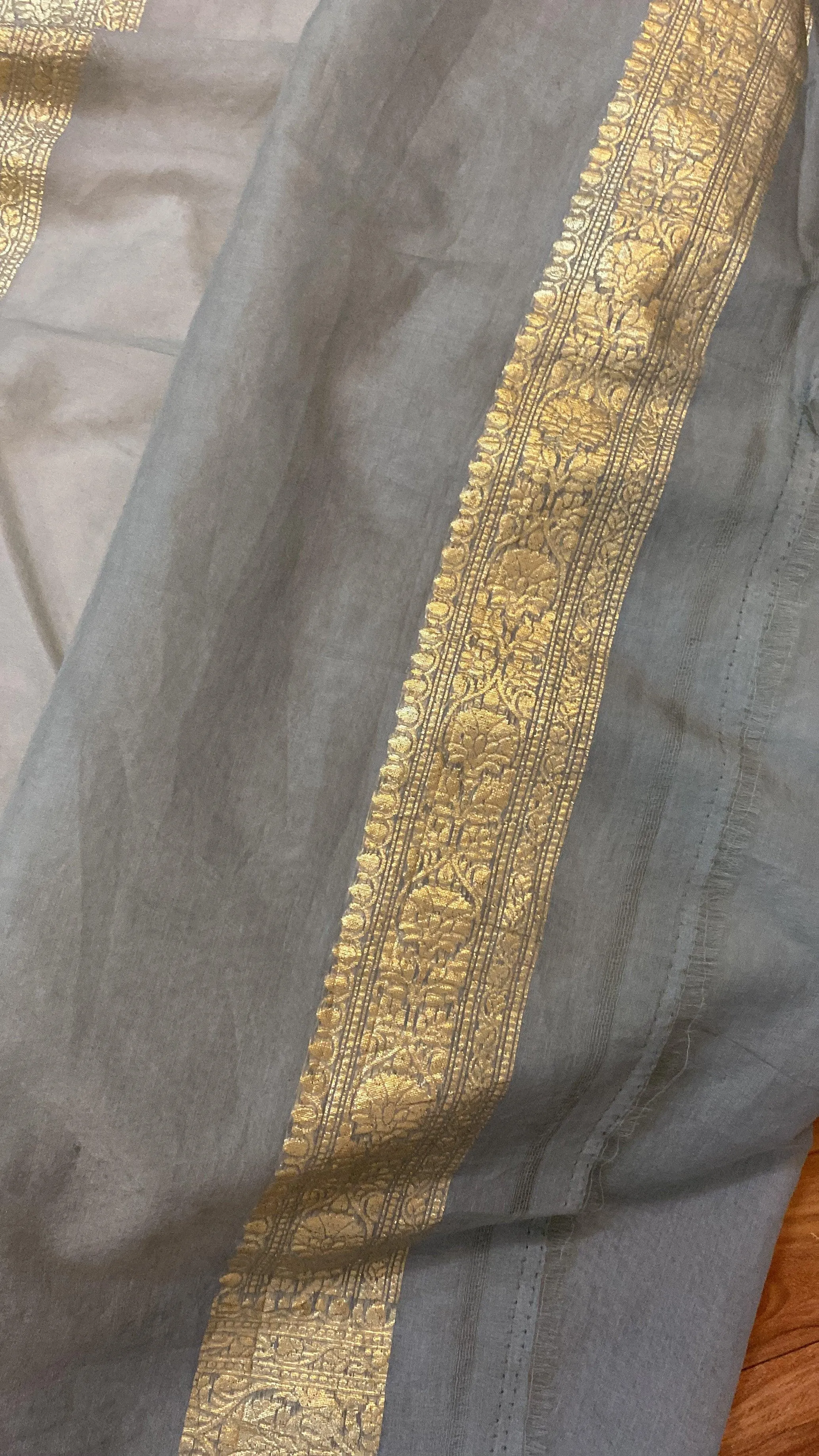 Elegant Grey Handloom Cotton Silk Banarasi Saree with Golden Zari Work