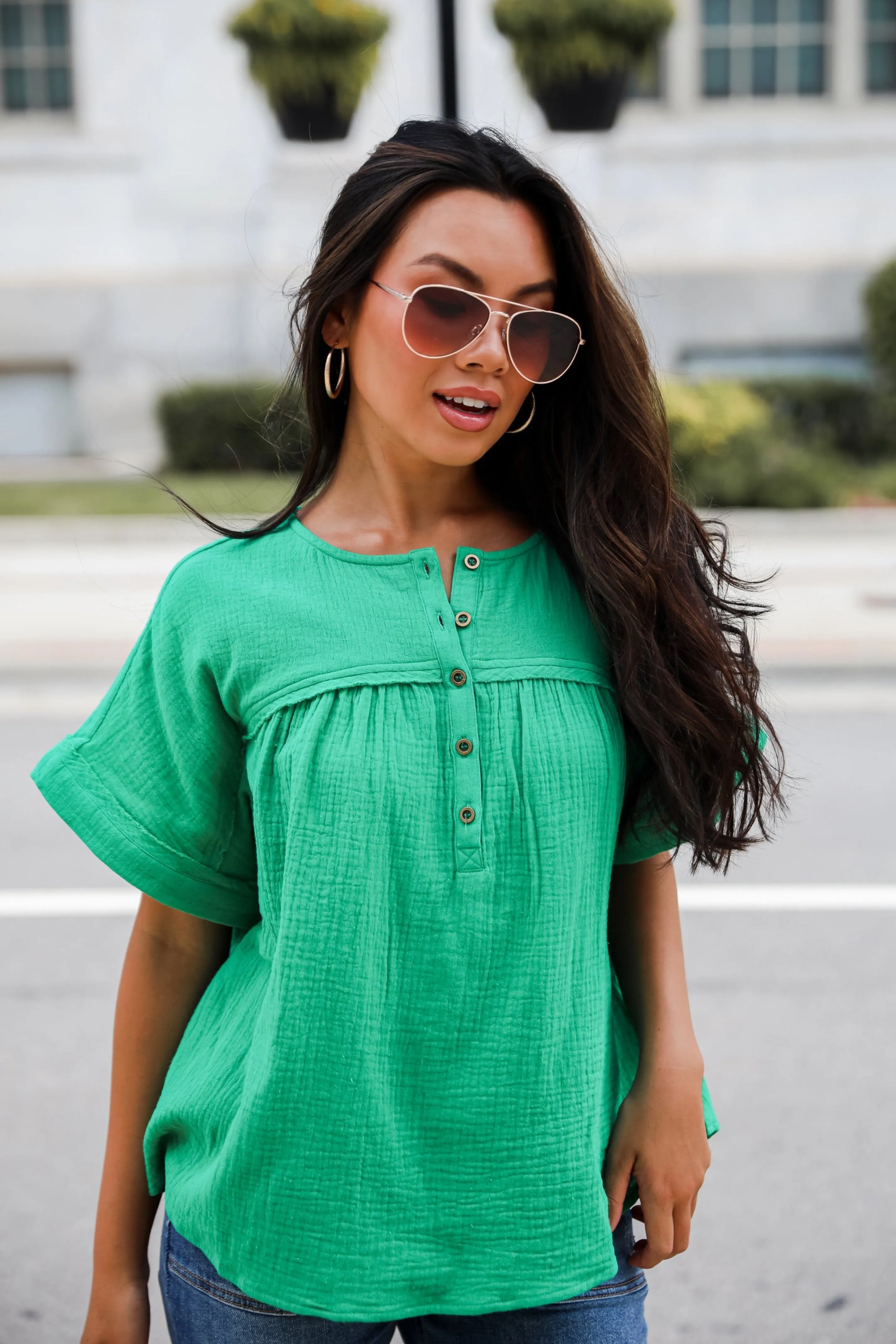 FINAL SALE - Sensational Instincts Kelly Green Linen Blouse