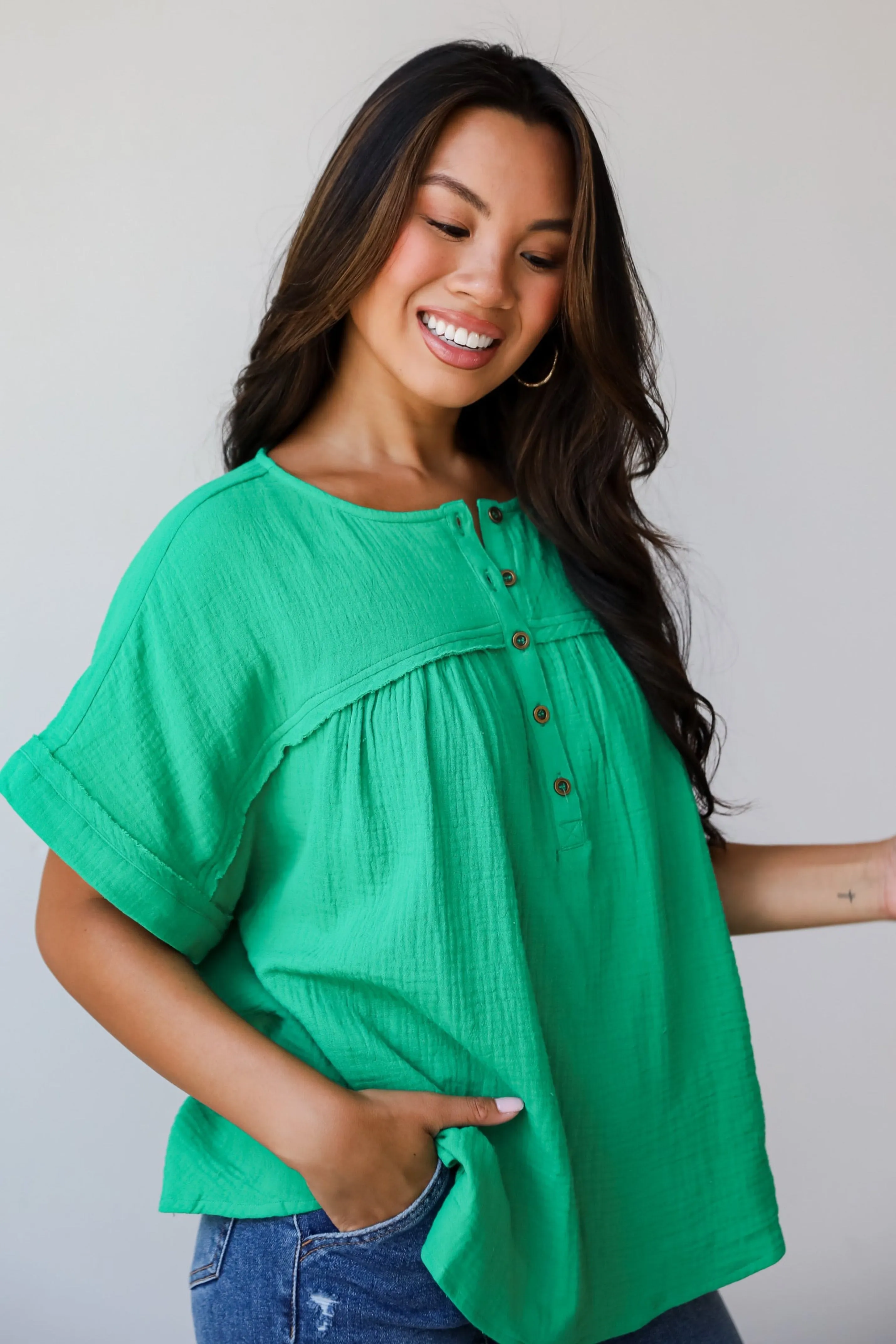 FINAL SALE - Sensational Instincts Kelly Green Linen Blouse