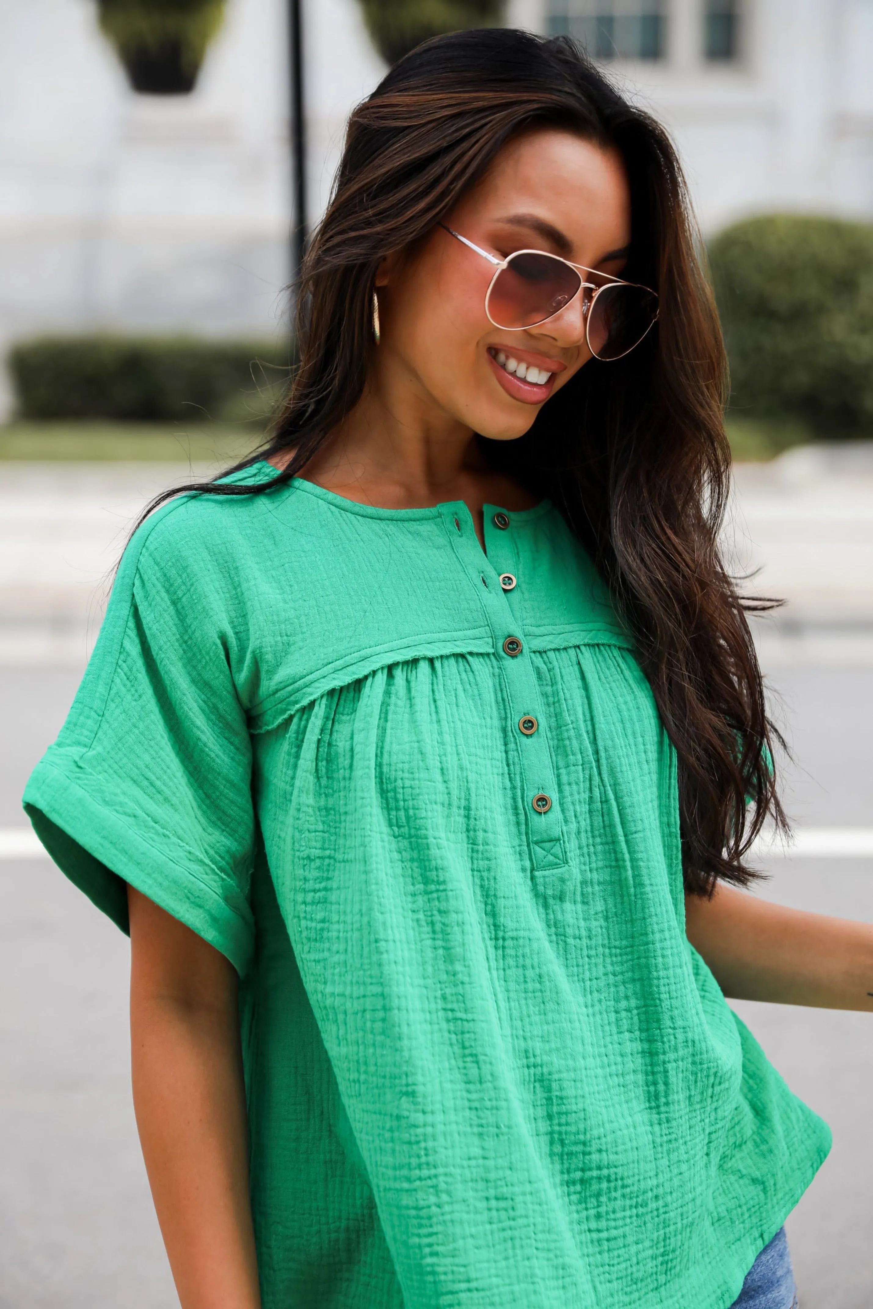 FINAL SALE - Sensational Instincts Kelly Green Linen Blouse