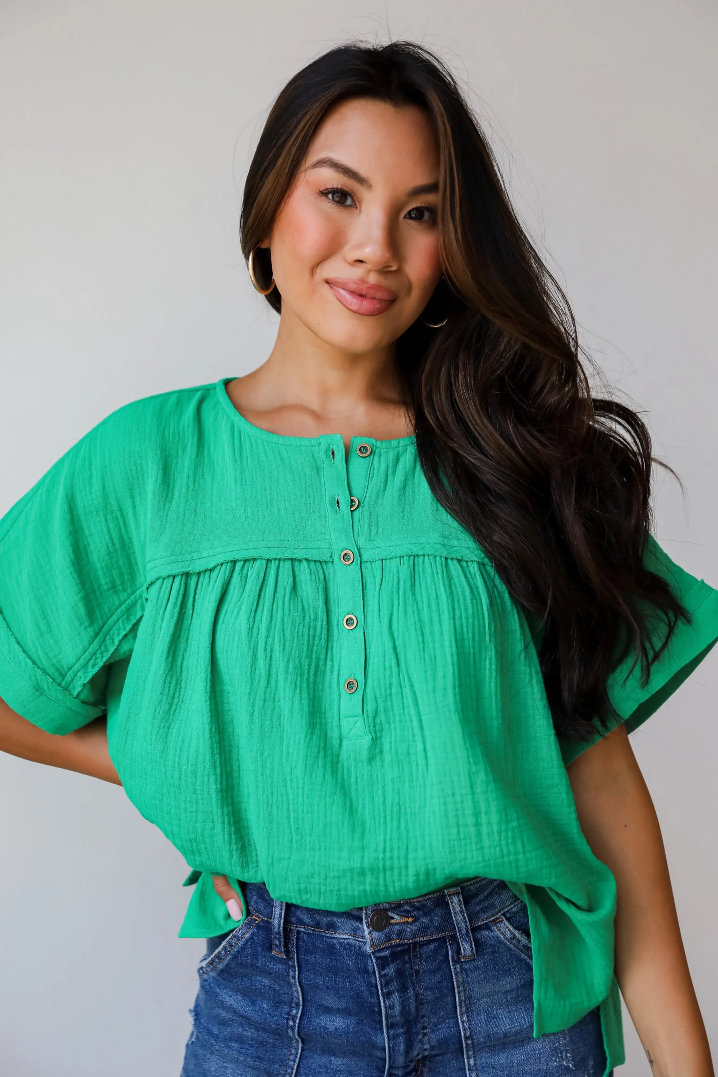 FINAL SALE - Sensational Instincts Kelly Green Linen Blouse