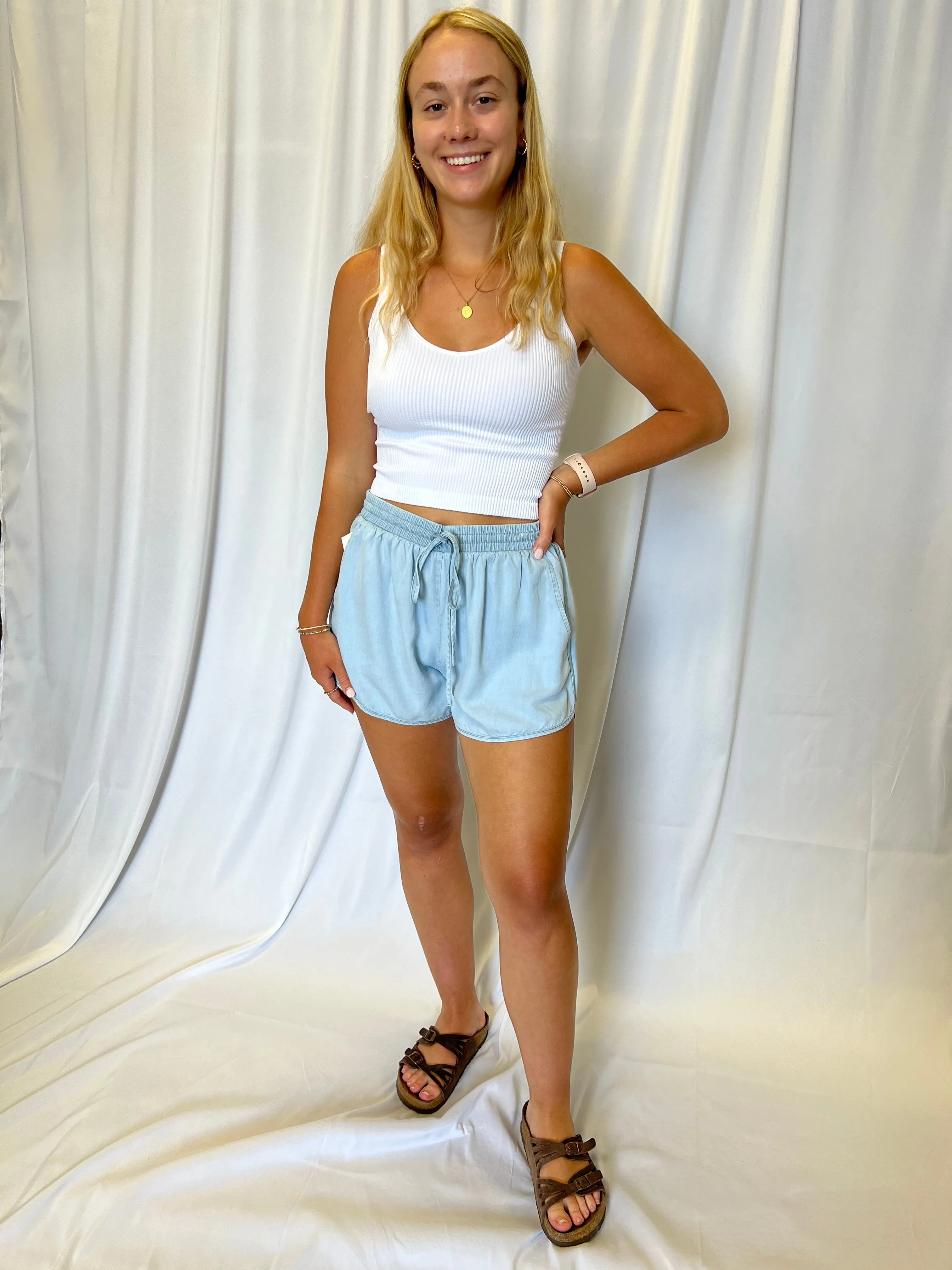 Find Happiness Shorts - Light Denim