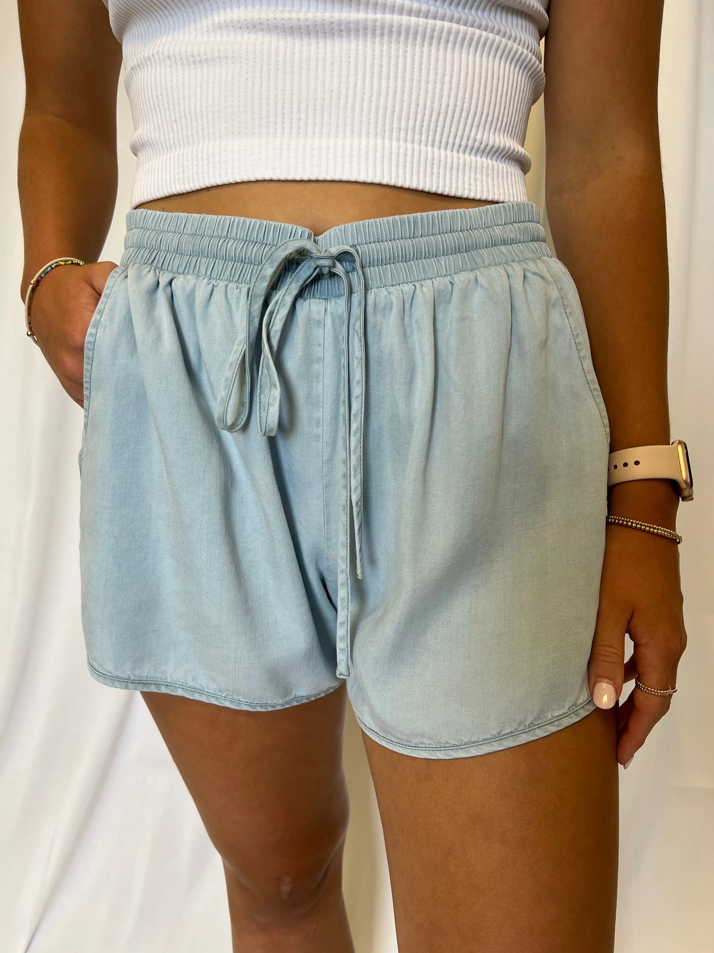 Find Happiness Shorts - Light Denim