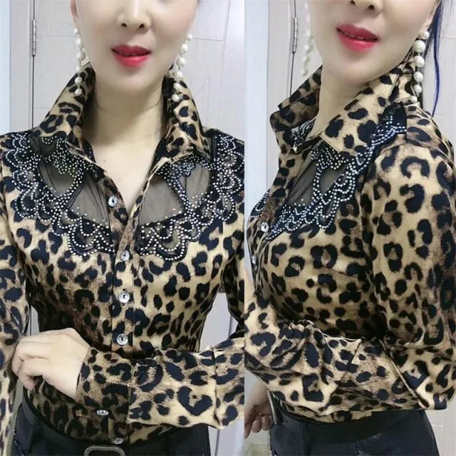 Long-sleeved styled Lace Stitching Ladies chiffon collar blouse with floral details