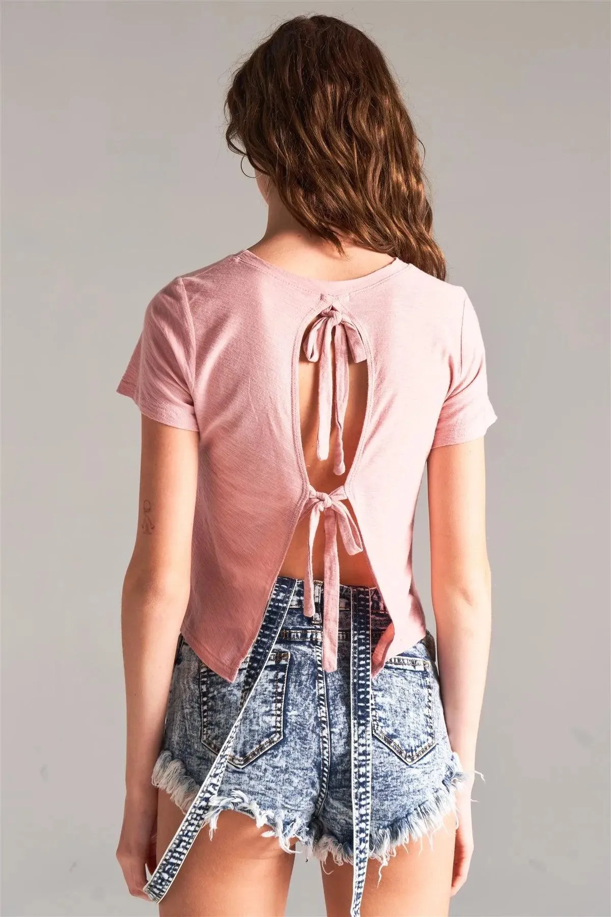Misty Rose Short Sleeve Crew Neck Cut-Out Self-Tie Back Detail Tee /1-2-2-1