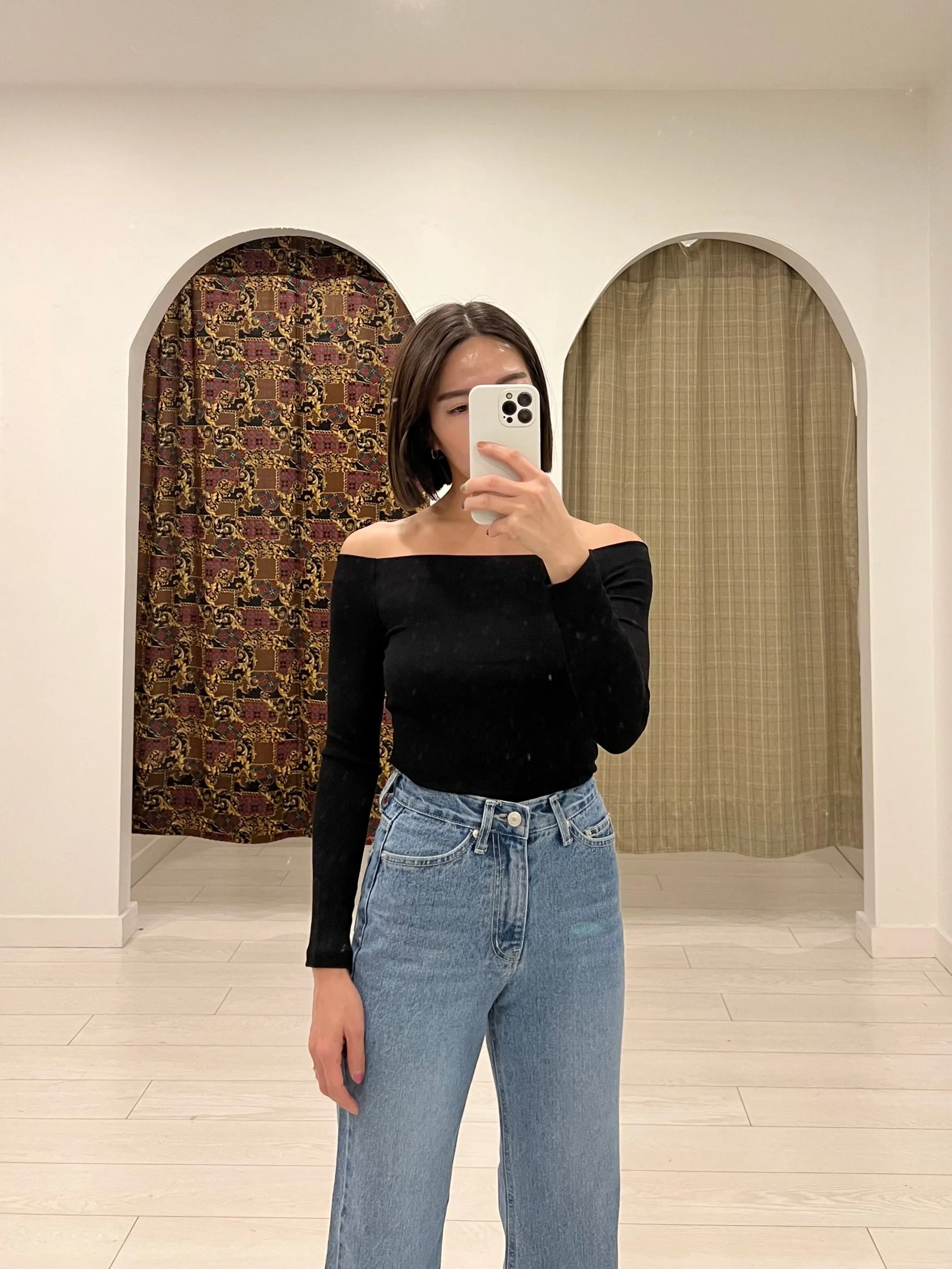 OMNI Off shoulder top