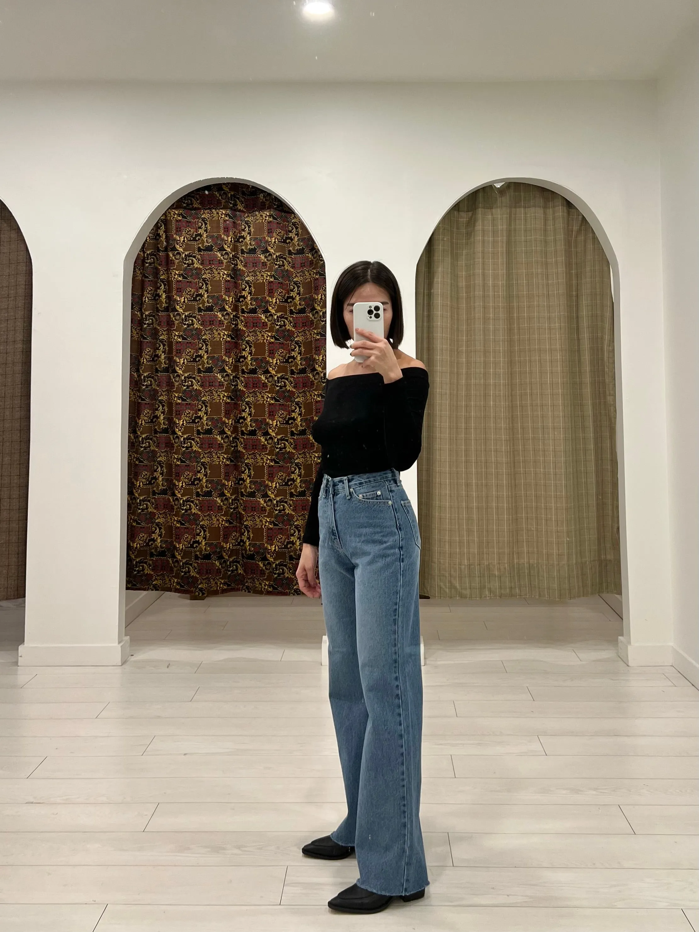 OMNI Off shoulder top